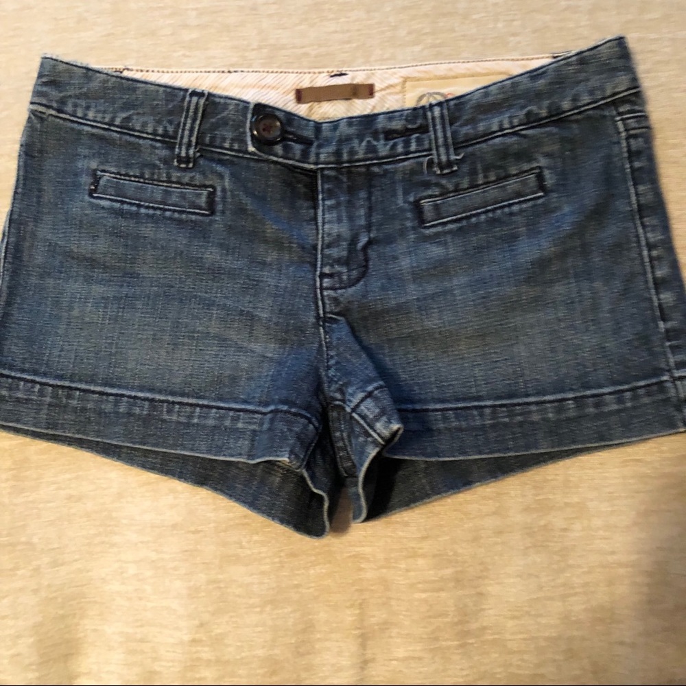 Dark wash short